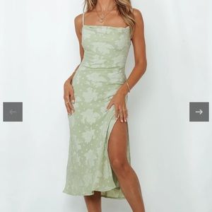 NWOT Hello Molly Midi Dress